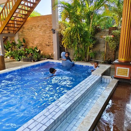 Kalak Arrys Watukarung Surfcamp酒店 外观 照片