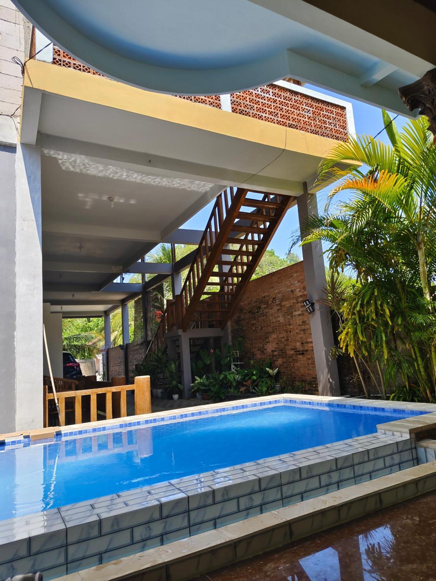 Kalak Arrys Watukarung Surfcamp酒店 外观 照片