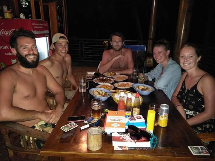 Kalak Arrys Watukarung Surfcamp酒店 外观 照片