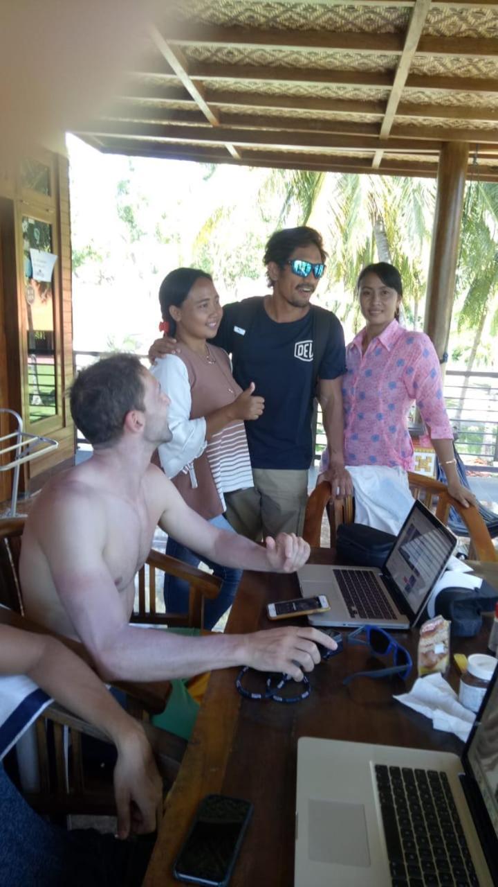 Kalak Arrys Watukarung Surfcamp酒店 外观 照片