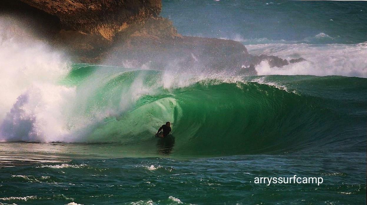 Kalak Arrys Watukarung Surfcamp酒店 外观 照片