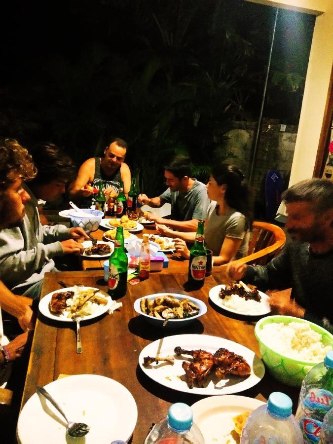 Kalak Arrys Watukarung Surfcamp酒店 外观 照片