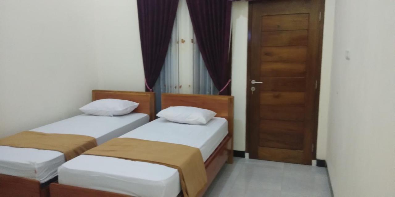 Kalak Arrys Watukarung Surfcamp酒店 外观 照片