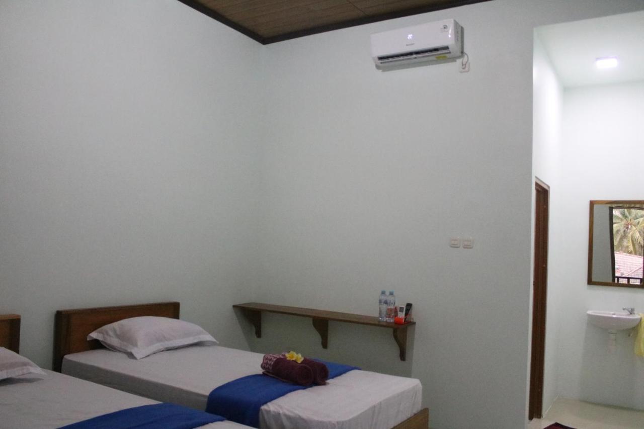 Kalak Arrys Watukarung Surfcamp酒店 外观 照片